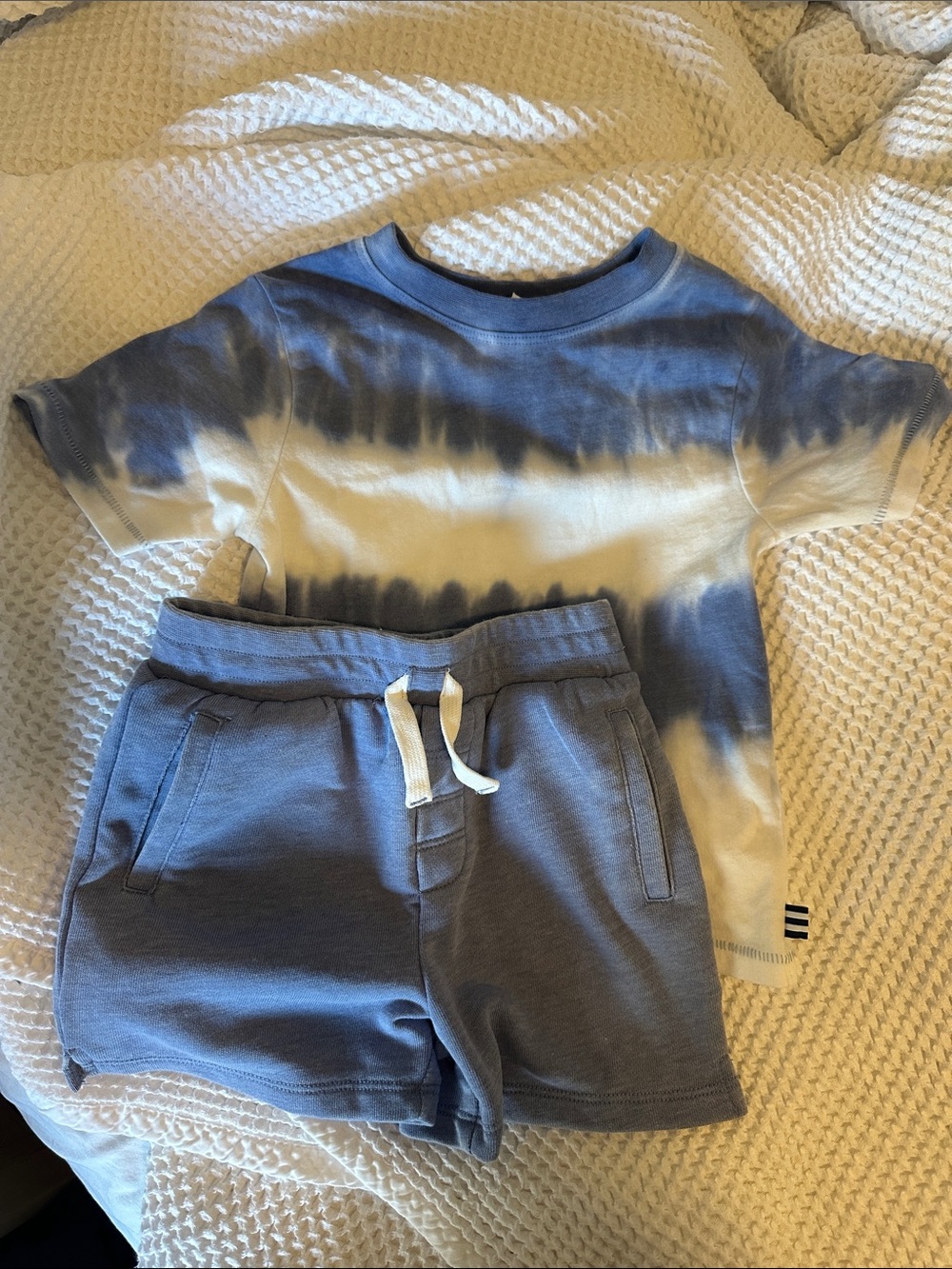 NWOT never worn splendid tie dye set 3T